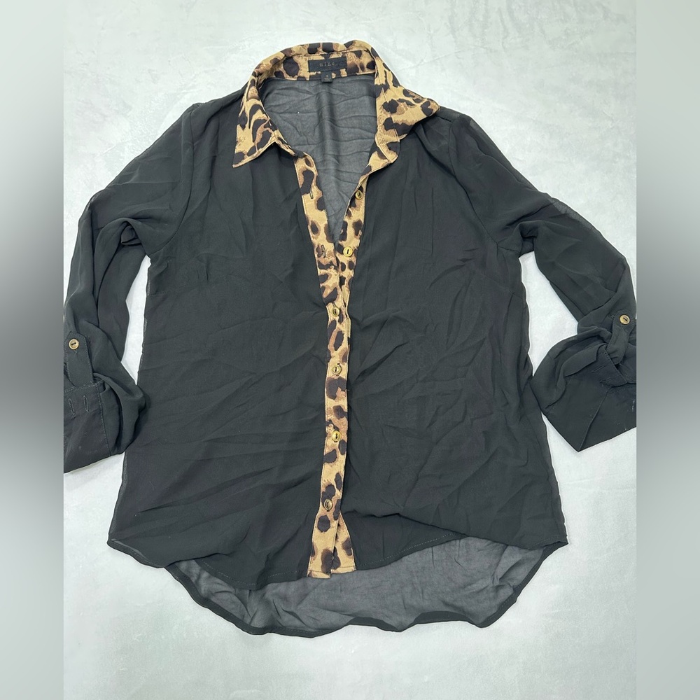 Mine Black Cheetah Outline V Neck Sheer Blouse Womens‎ Small Normcore Everyday